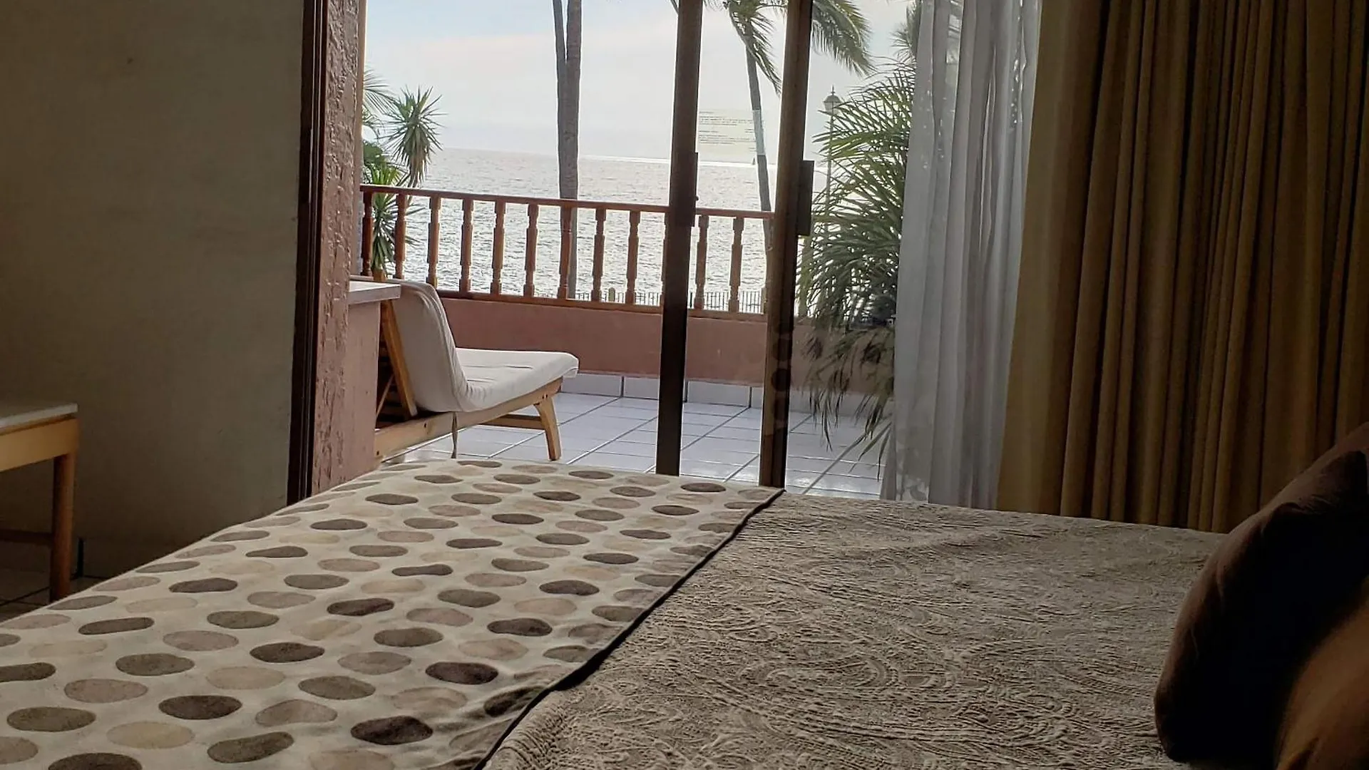 Hermoso Alojamiento En Los Tules, Frente Al Mar En Medio De Hermosos Jardines, Es Unico!!! 巴亞爾塔港 公寓